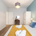 15 Minutes From The Centre Free Wi-Fi & Netflix
