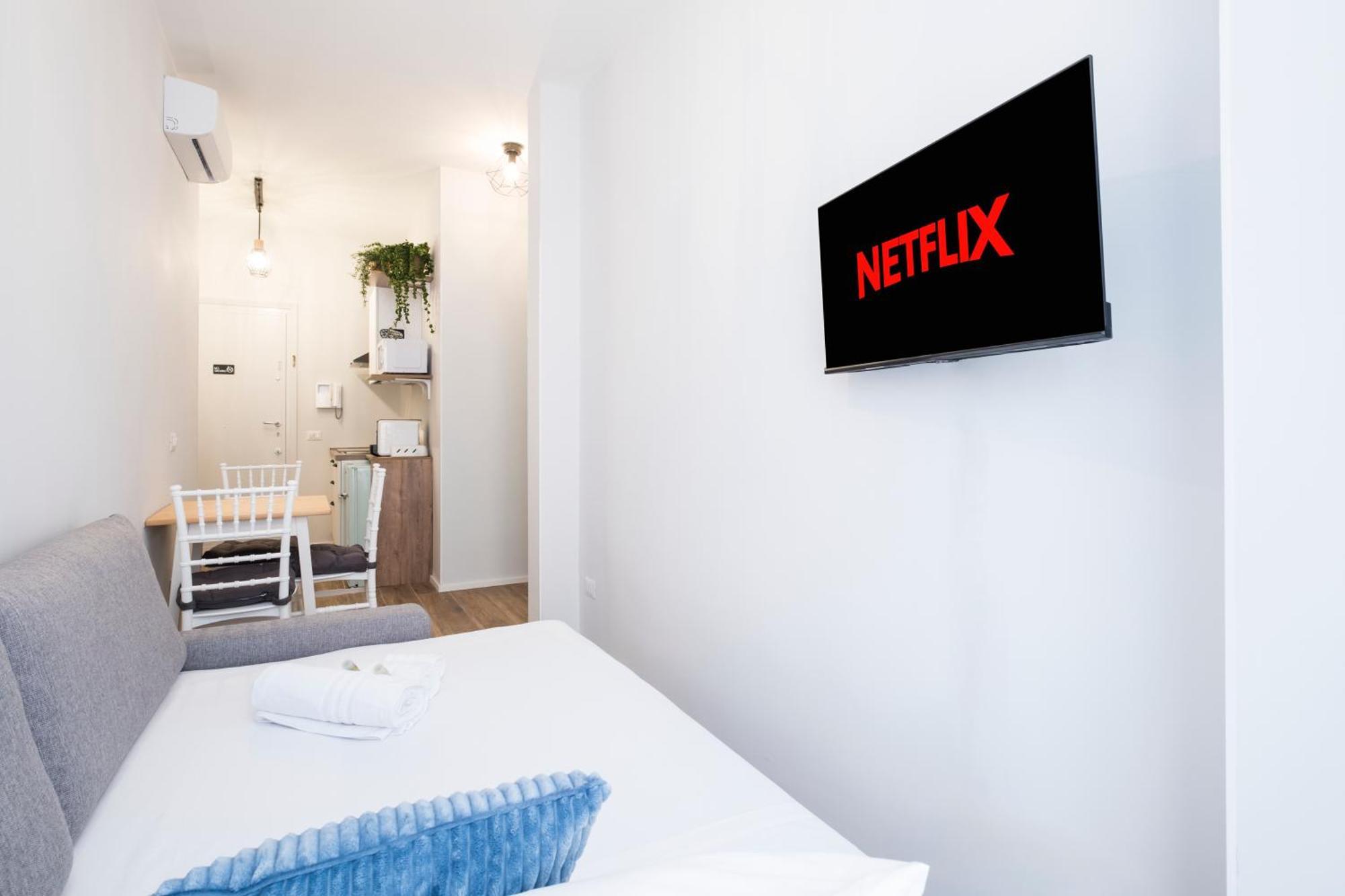 15 Minutes From The Centre Free Wi-fi & Netflix Apartment Rom